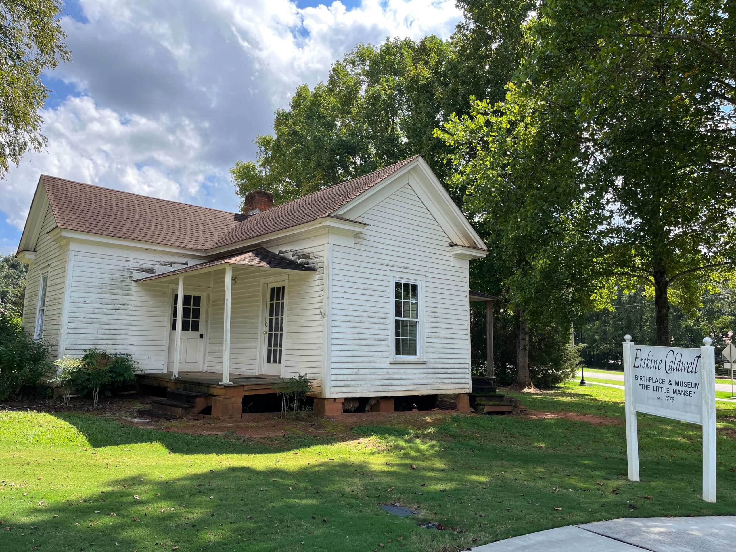 Exterior view of the Little Manse Erskine Caldwell Museum