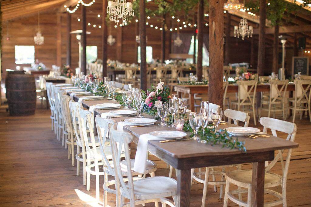 Beautiful table setting for a wedding at Vinewood Stables